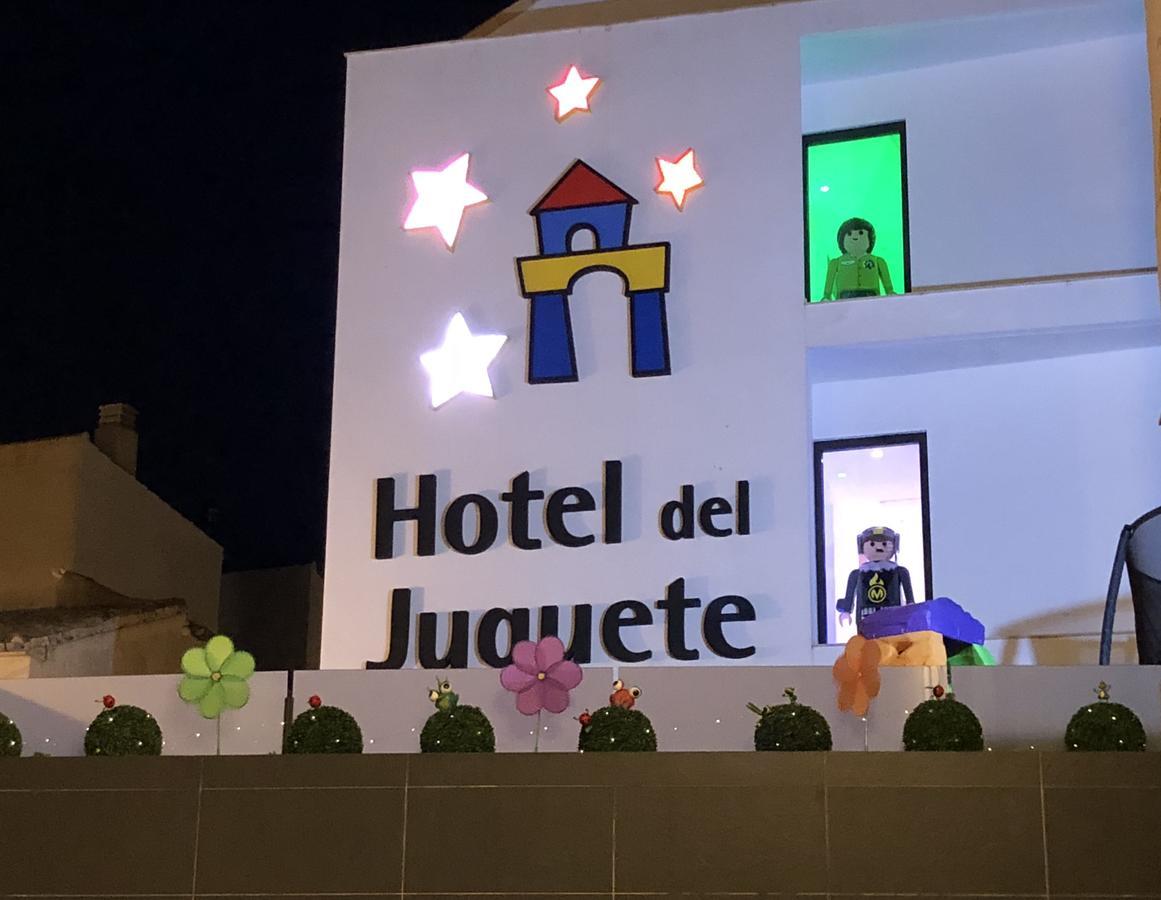 Del Juguete Hotel